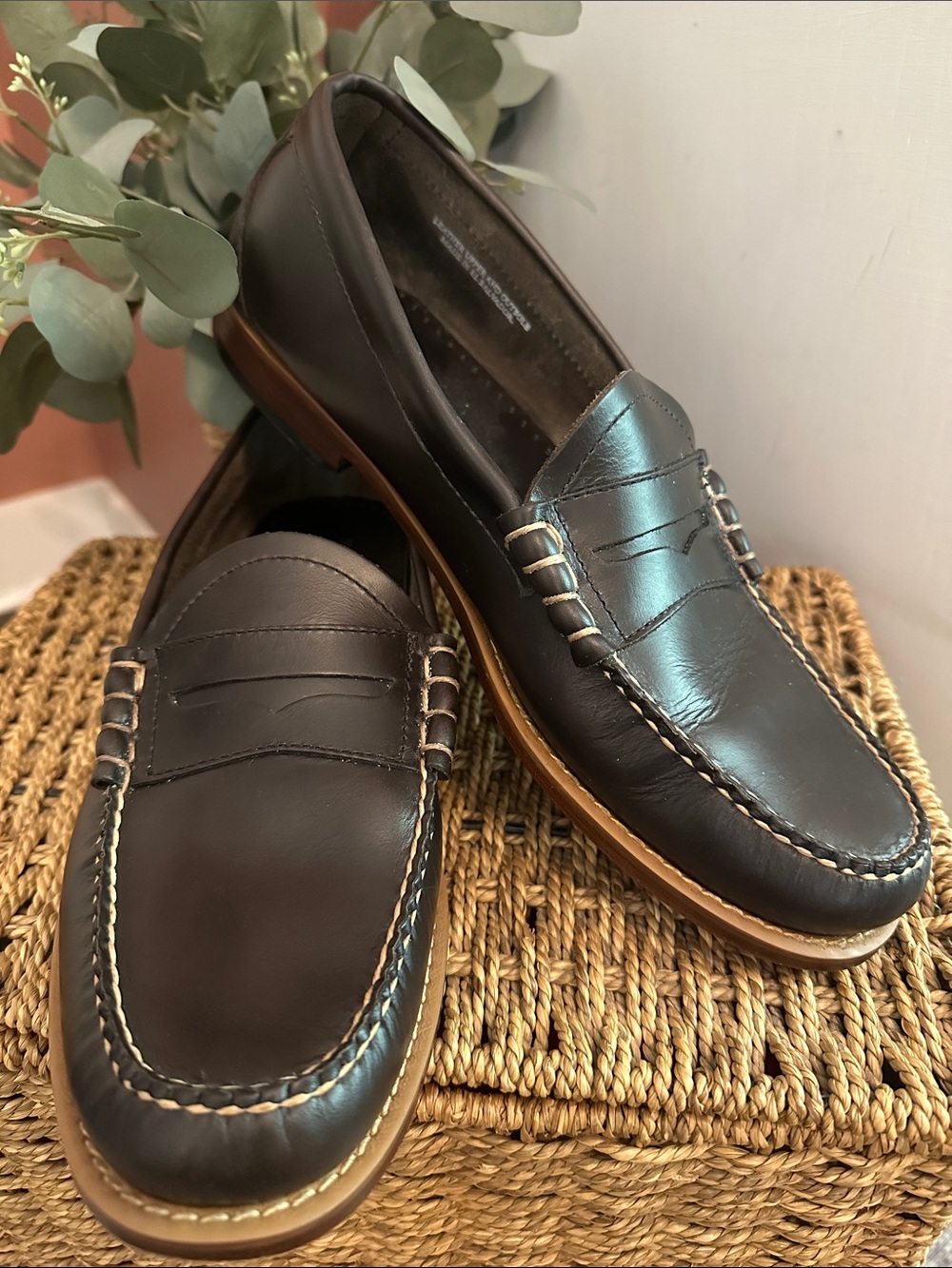 GH Bass Weejuns men’s Classic Larson dark brown leather 11 D Penny Loafers